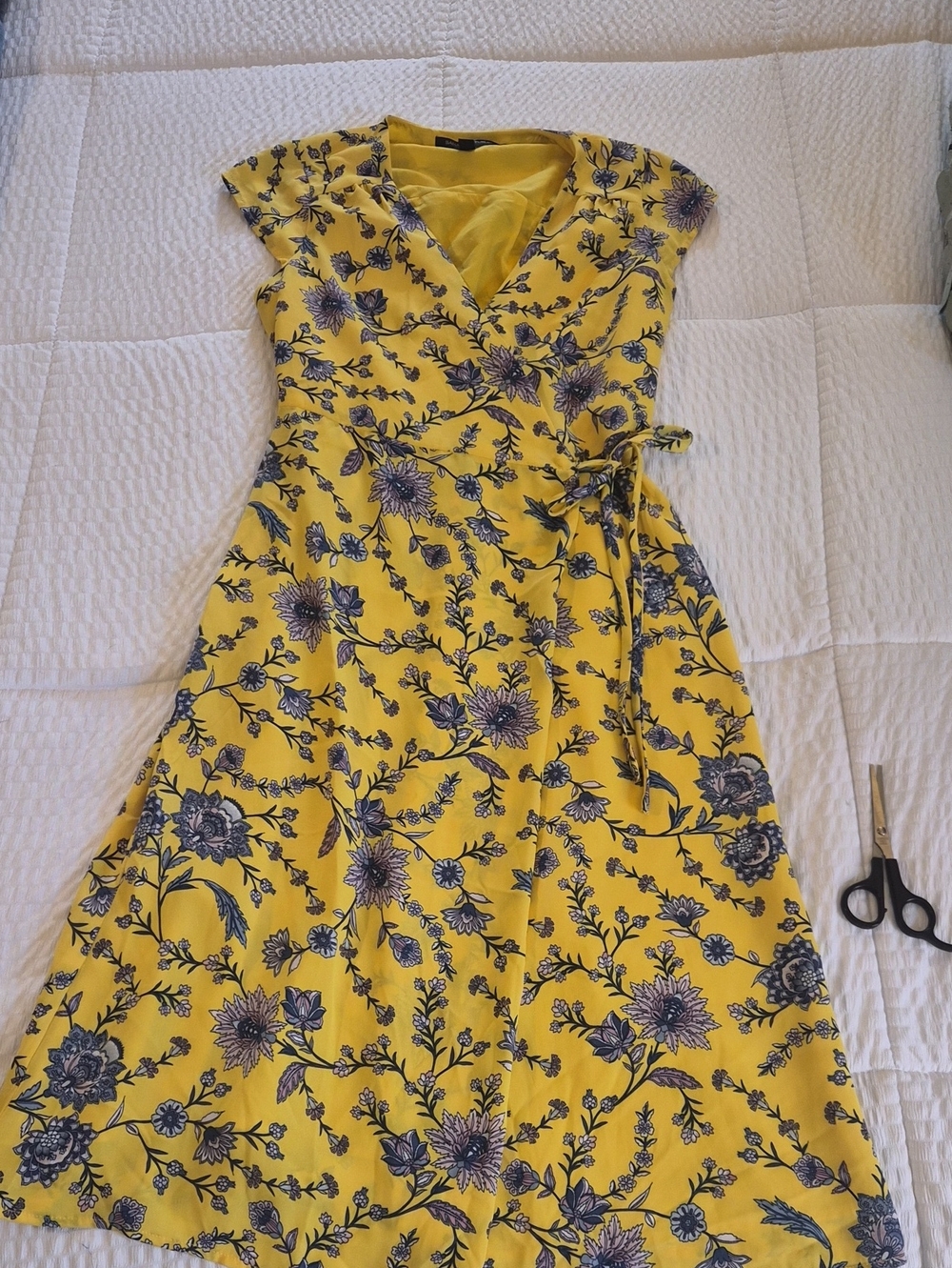 Banana Republic Yellow Floral Wrap Short Midi Dress sz 00P